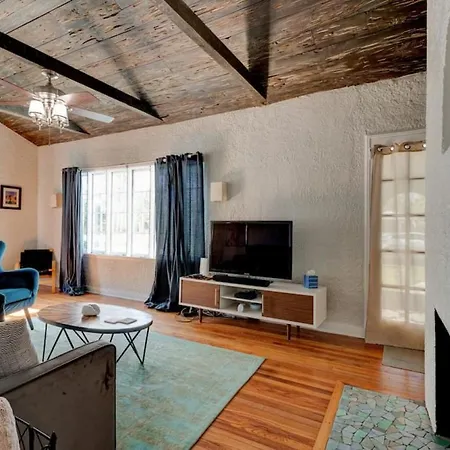 Spanish Beach Bungalow Mainhouse